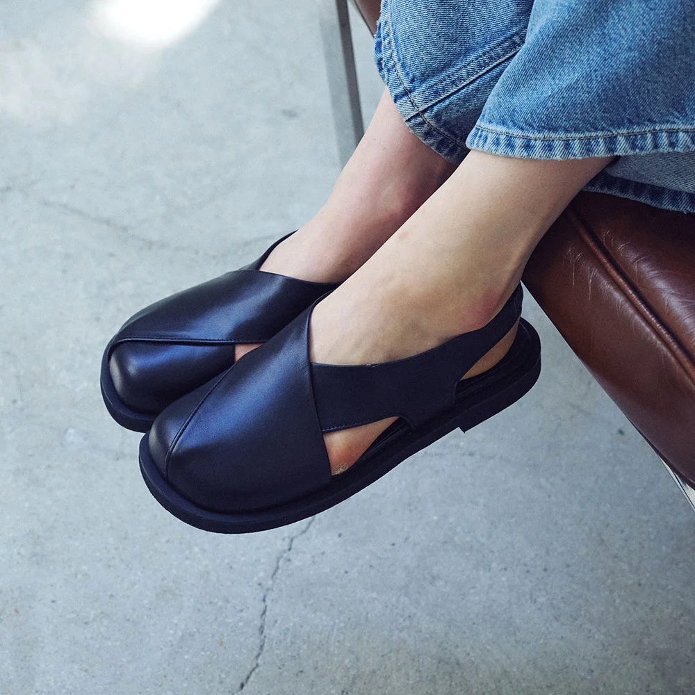Tulip flat sandals (Black)