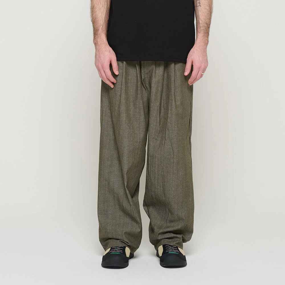 TWO-TUCK LINEN WIDE BANDING PANTS (KHAKI)