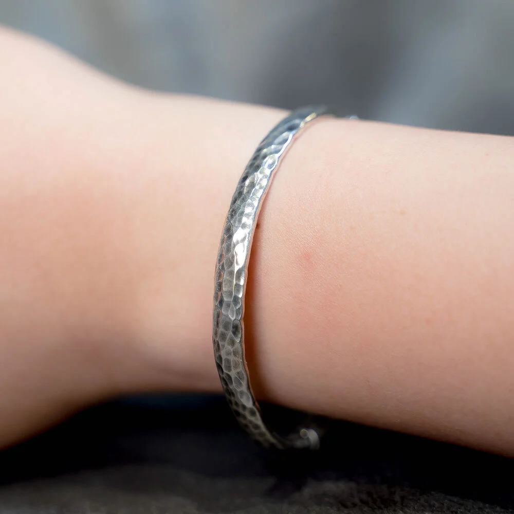 HR 127B_Silver Bangle Bracelet (Silver 925)