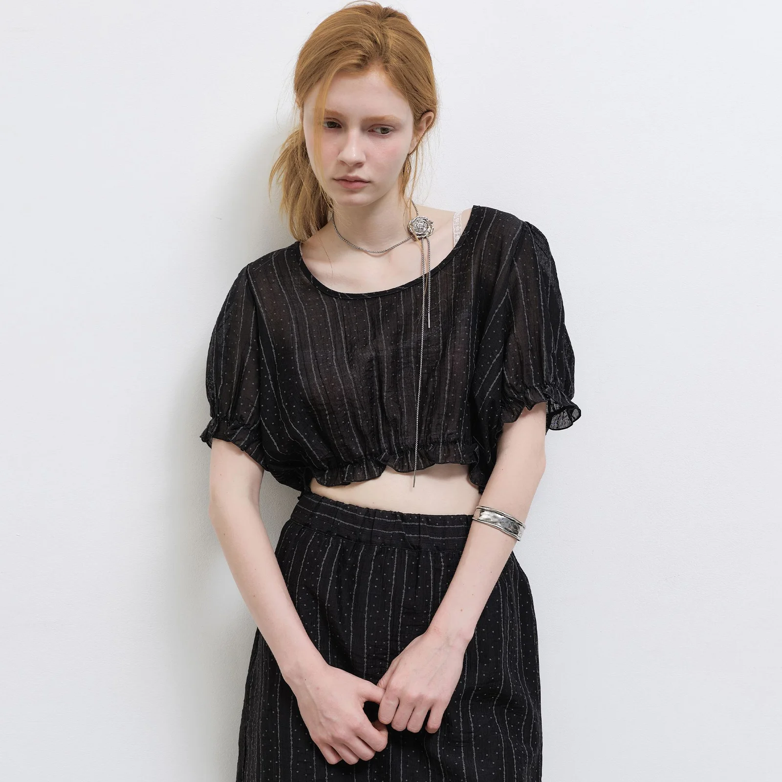 PIN STRIPE PUFF BLOUSE_BLACK