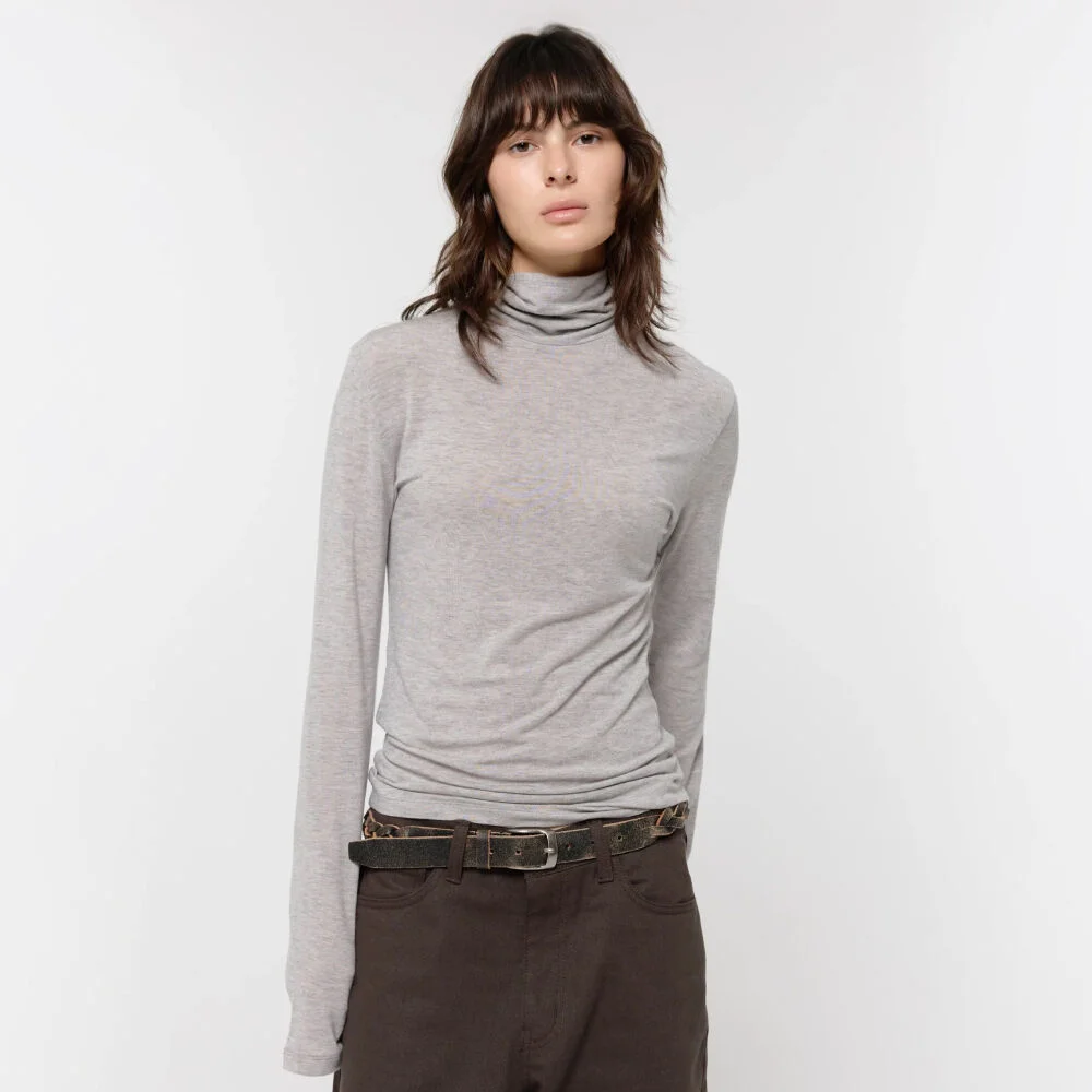 TURTLE NECK SLIM TOP / GREY