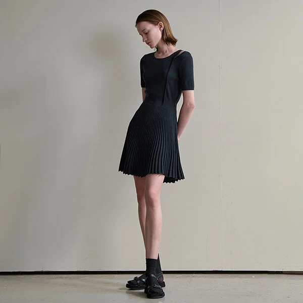 GILI CUTOUT FLARE KNIT DRESS(OP-6170)