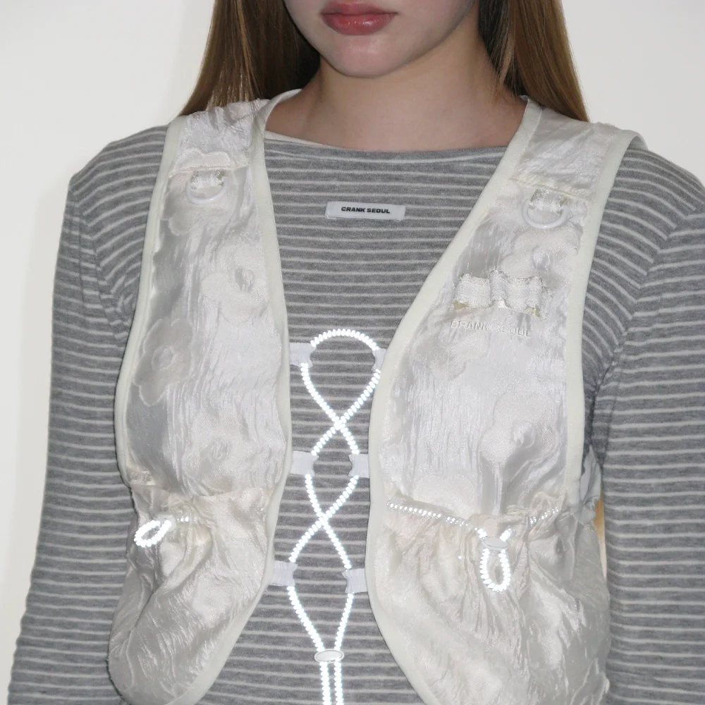 FLOWER JACQUARD LACE-UP VEST_CREAM