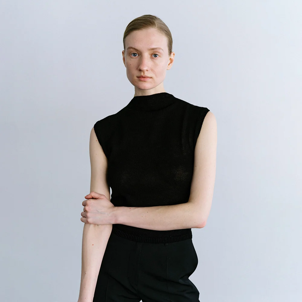 Ines Sleeveless in Black