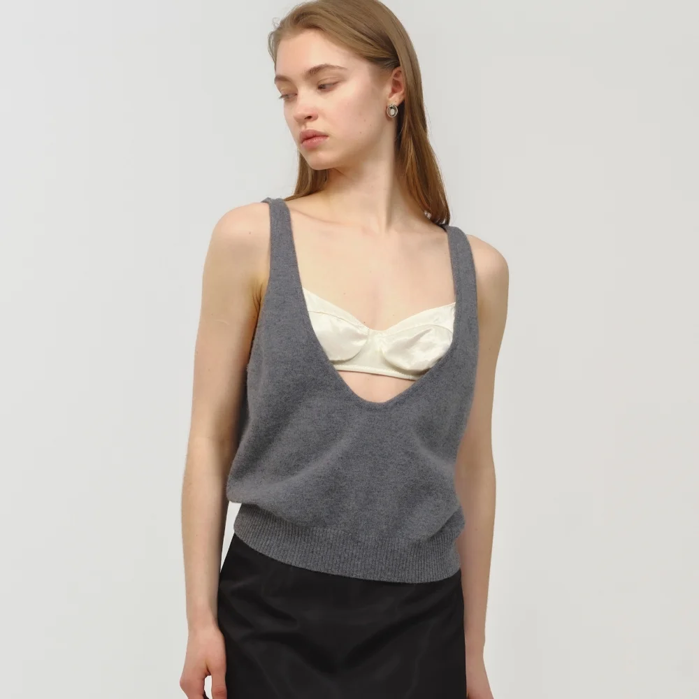 U-Neck Knit Vest / Gray