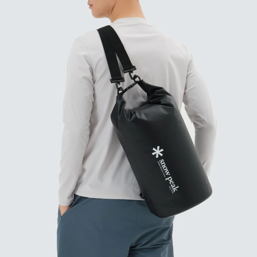 水上 防水袋 20L Black (S25MUFBG73)