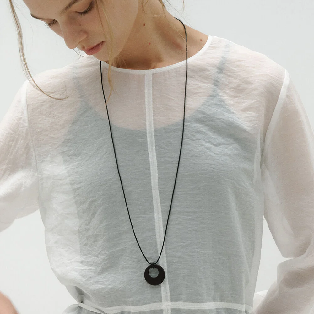WOOD CIRCLE NECKLACE