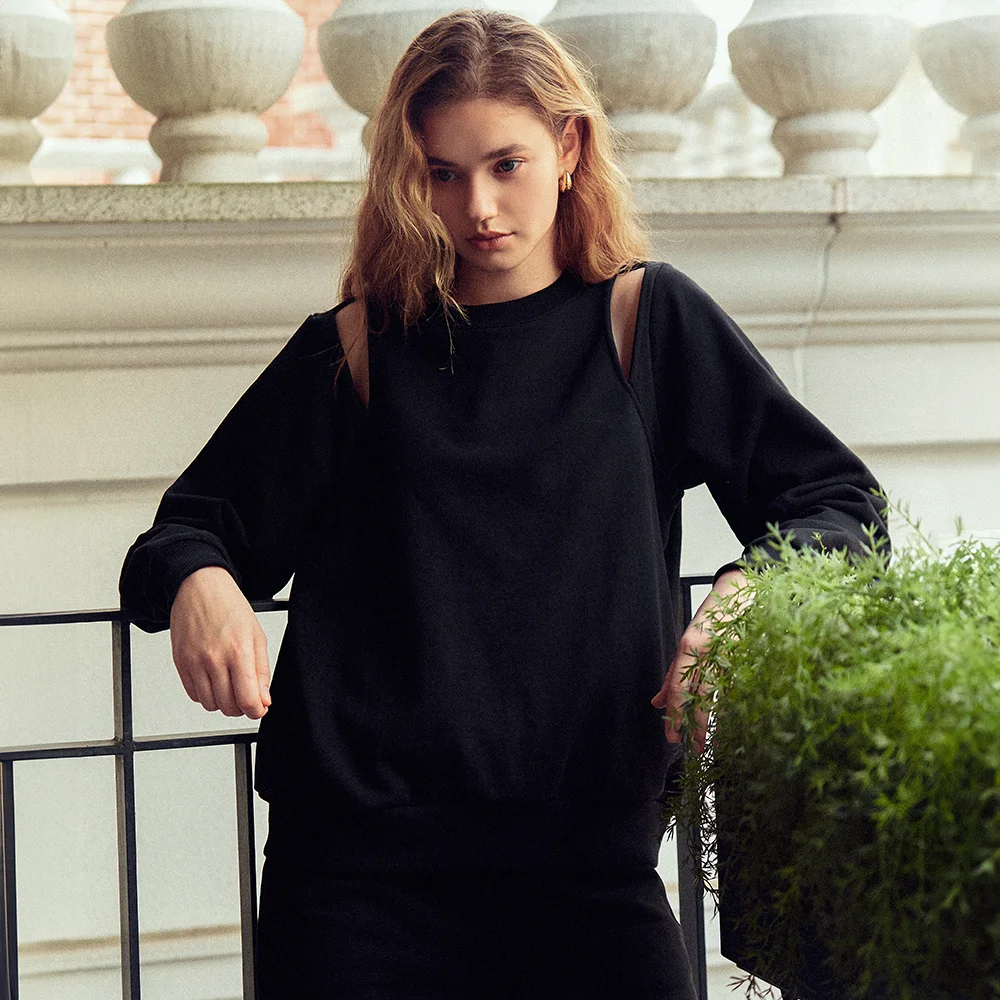 Classic cut-out sweatshirt (black)