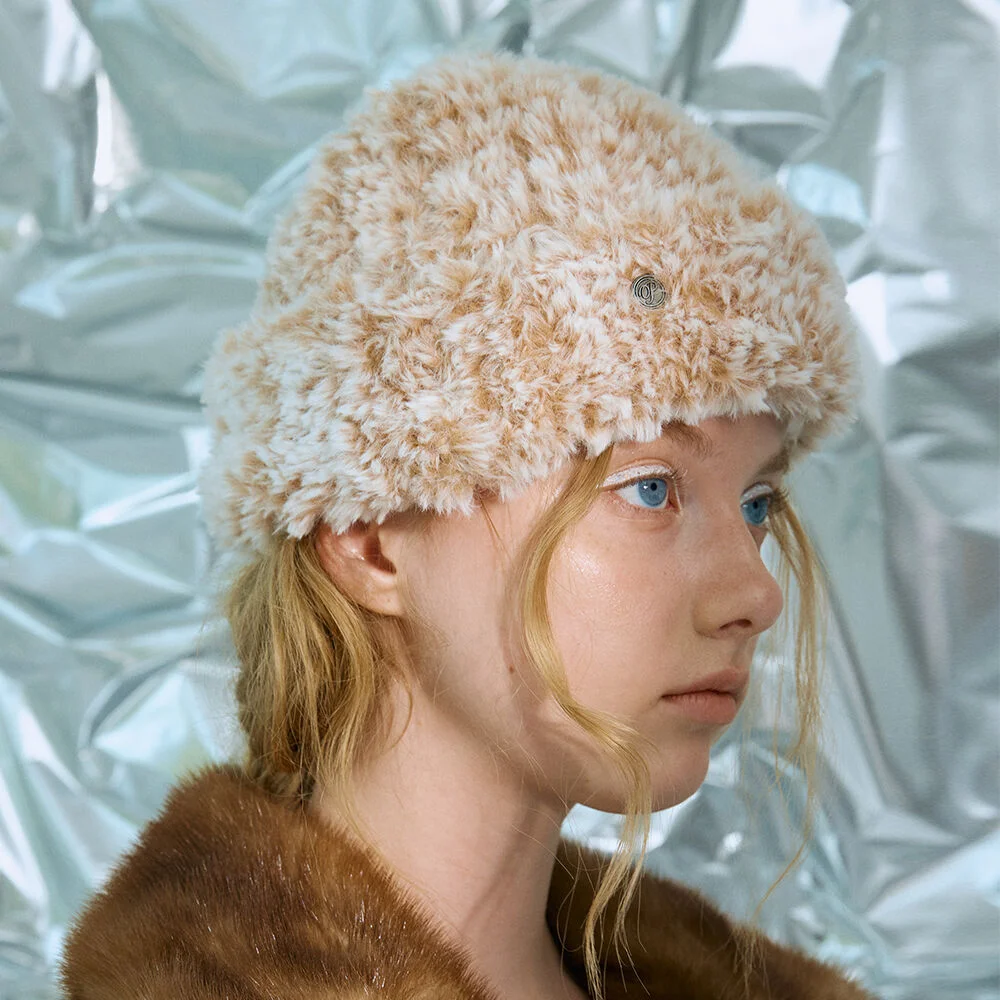 Fur beanie in Peach