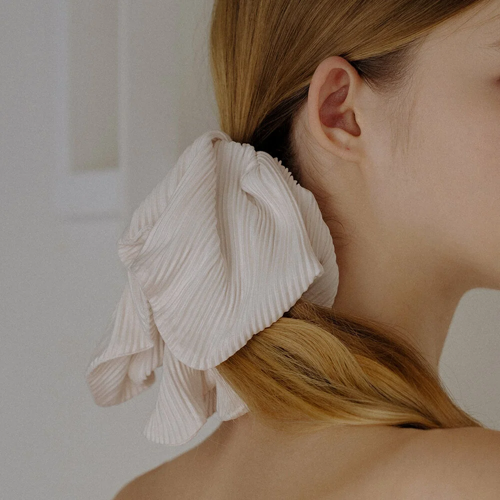 HLD020 Pleated square scrunchie
