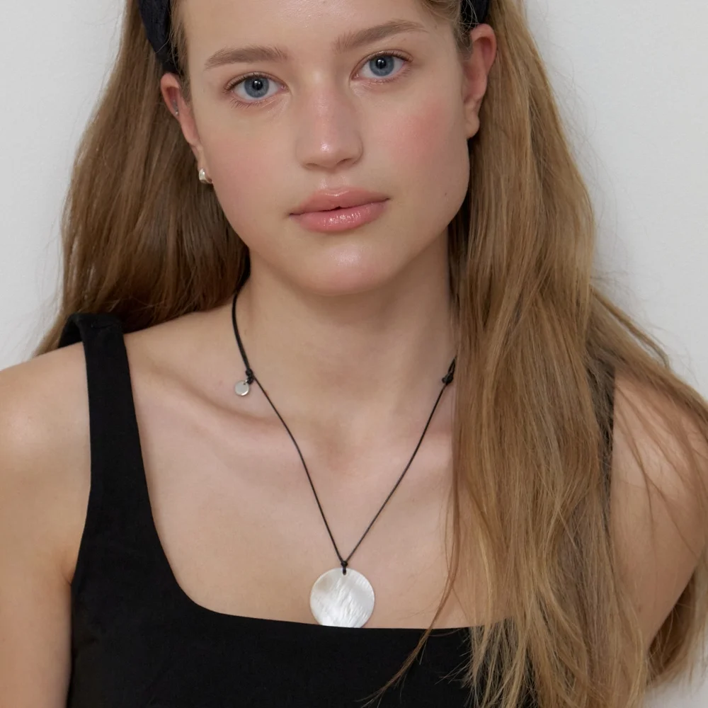 Moon Pearl Strap Necklace (L262MNK030)