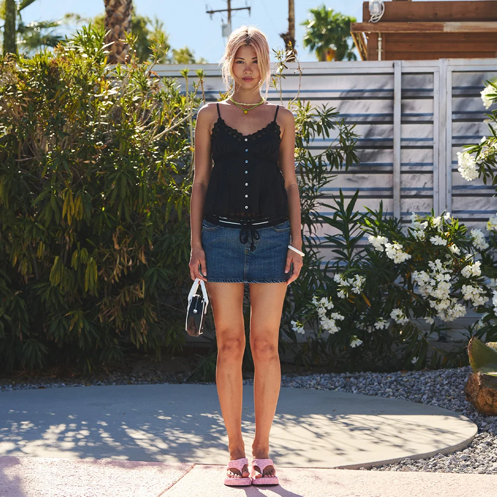 PIN-TUCK LACE SLEEVELESS BLACK