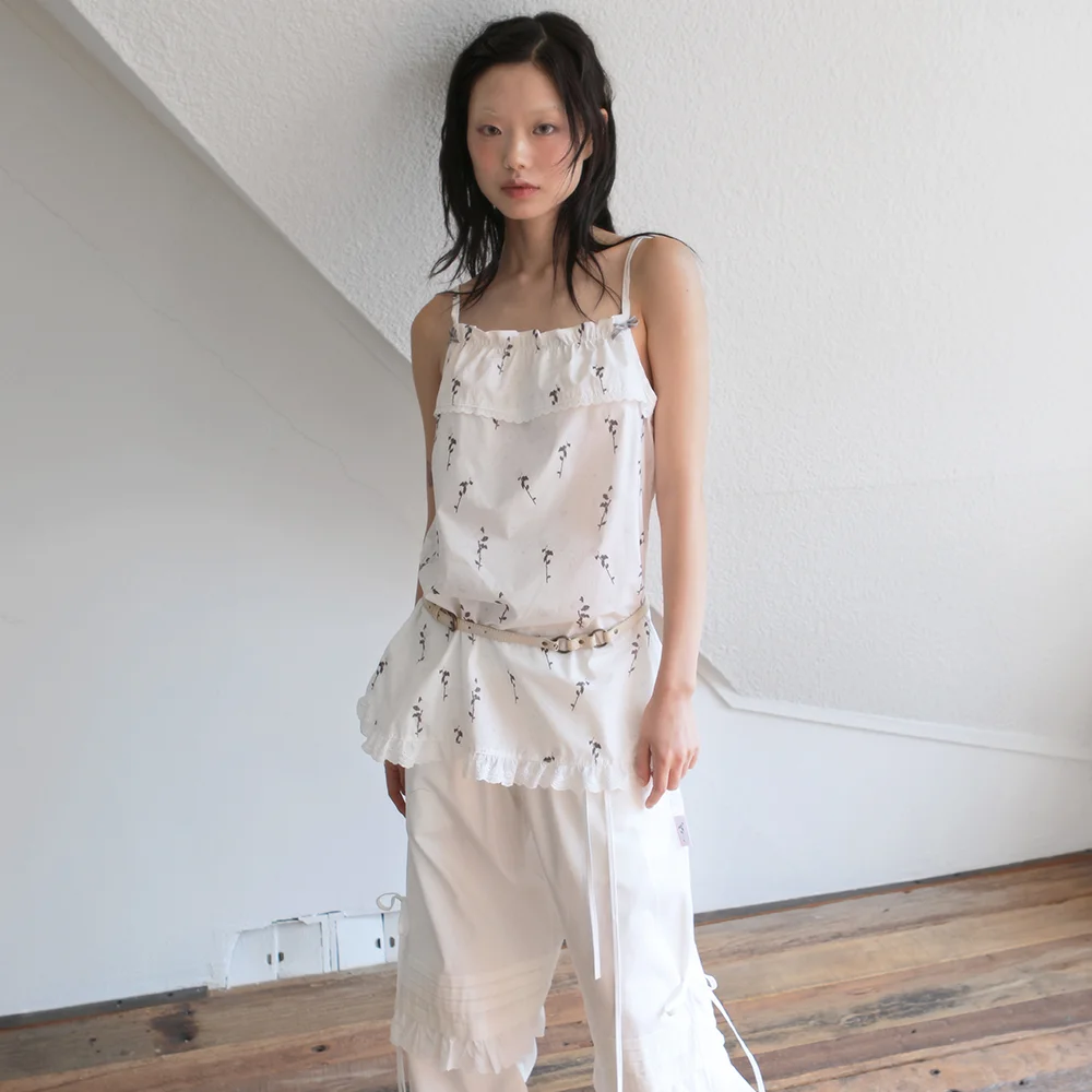 DREAM FLOWER SLEEVELESS TOP GRAY