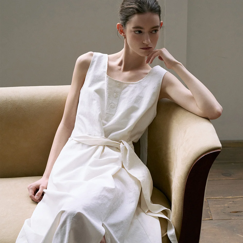 comos 1688 henly neck button sleeveless dress (natural)