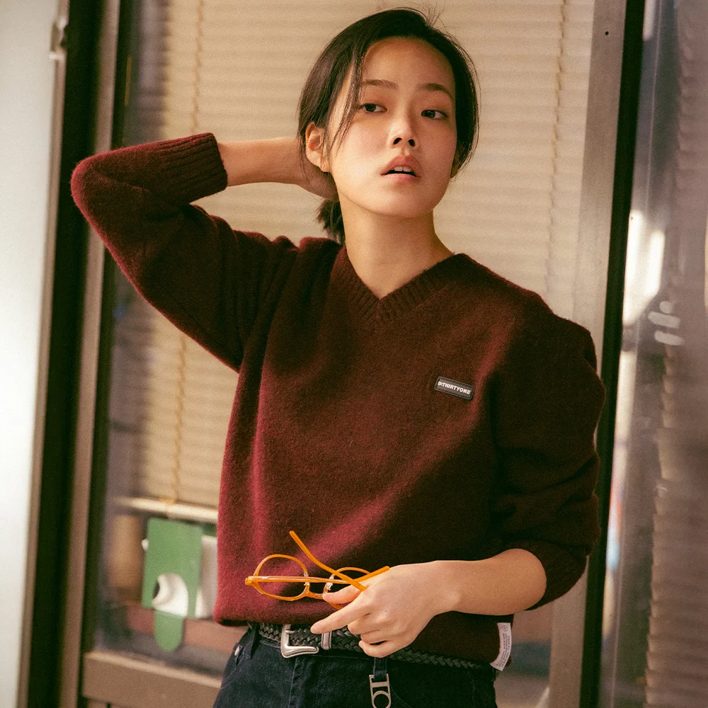 V-Neck Solid Sweater (BURGUNDY)