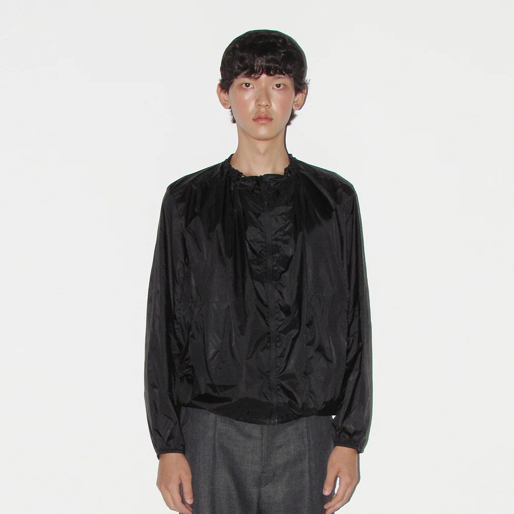 NYLON DRAWSTRING WINDBREAKER BLACK
