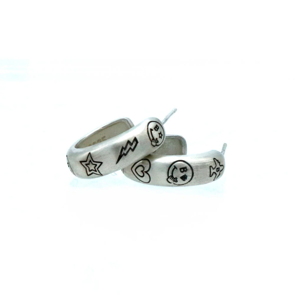 Kitsch motives engrave hoop Earrings 獨特 刻印 醒目 圈形 Silvering 耳環
