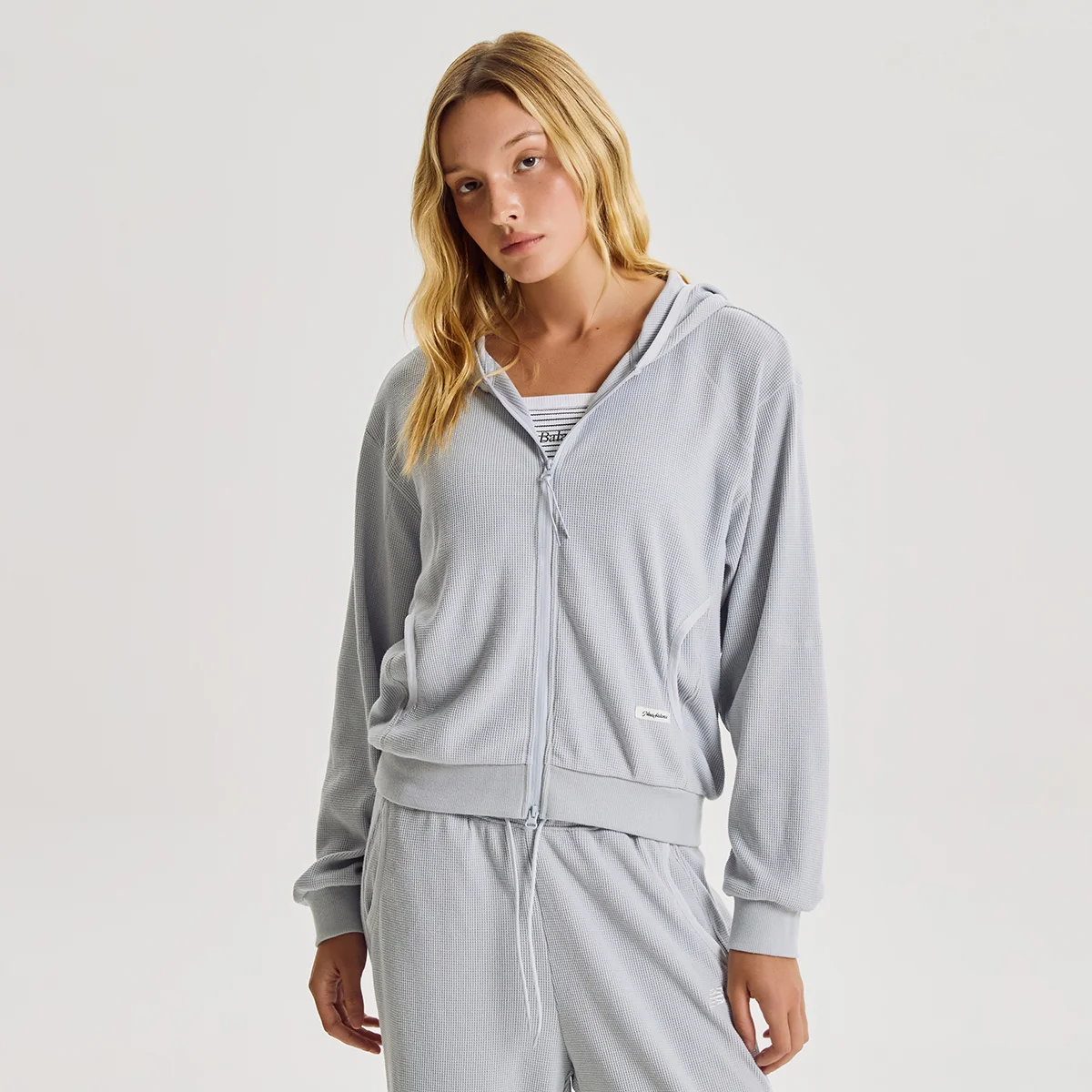 NBMDG3W812 / WOMEN AIRY 華夫格 連帽拉鍊外套 (L/BLUE)