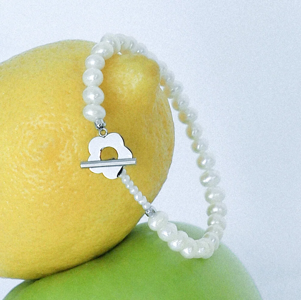 FLOWER TOGGLE PEARL BRACELET 珍珠手鏈