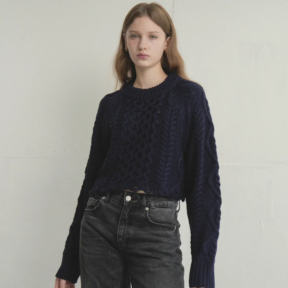 Damage Round Twisted Crop Knit (Navy)