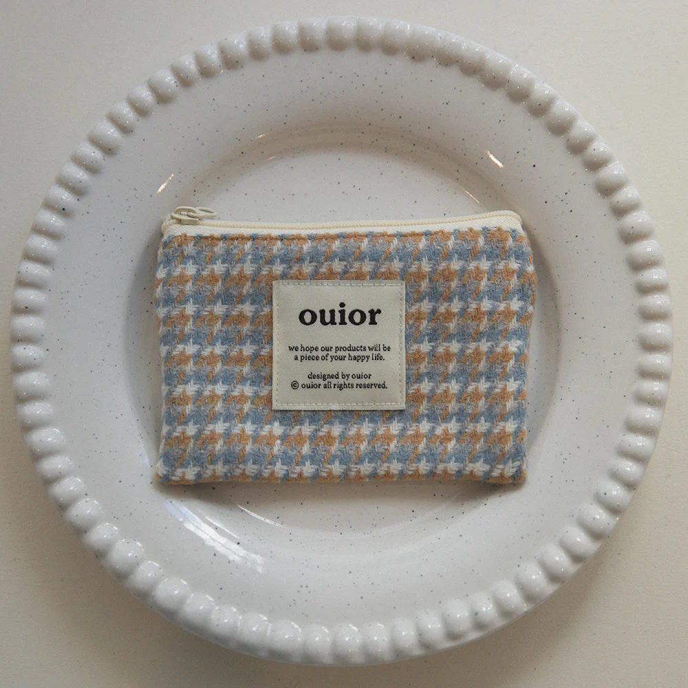 ouior flat pouch_wool check beach