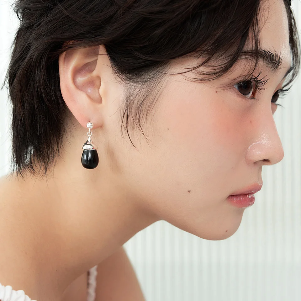 onyx drop earring