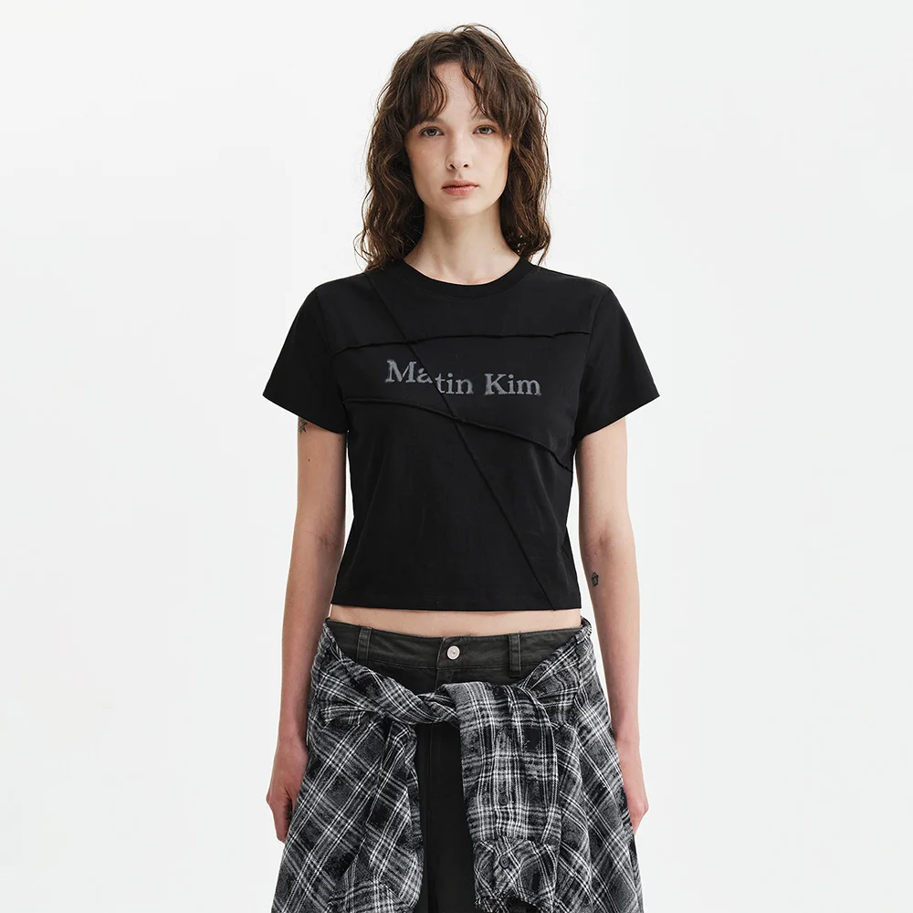 DIAGONAL CUT LOGO CROP TOP IN BLACK