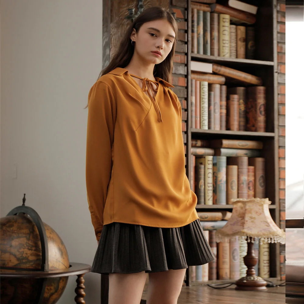 FEMININE TUCK BLOUSE_MURSTAD