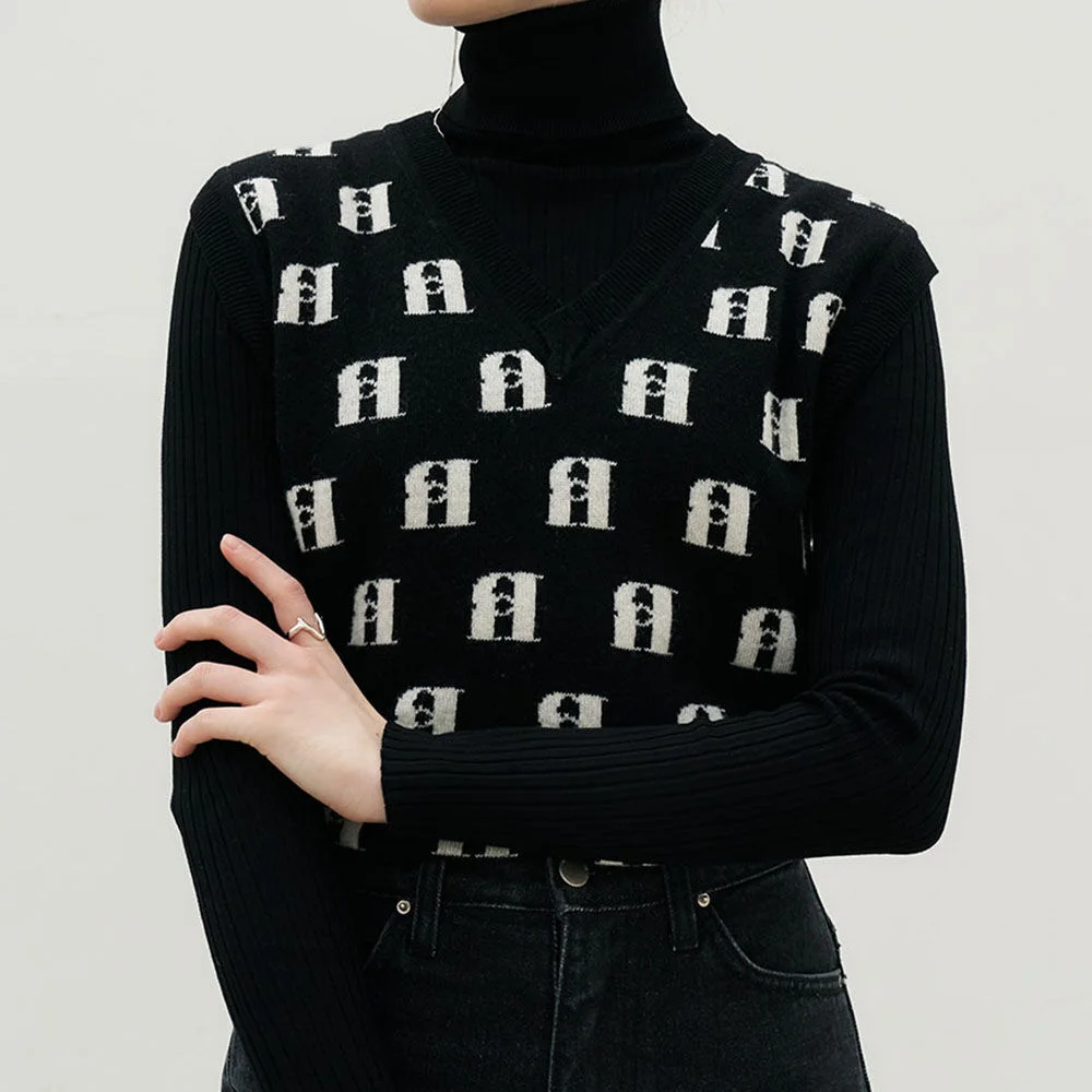 hier et demain Logo V-neck Knit Vest (Black)