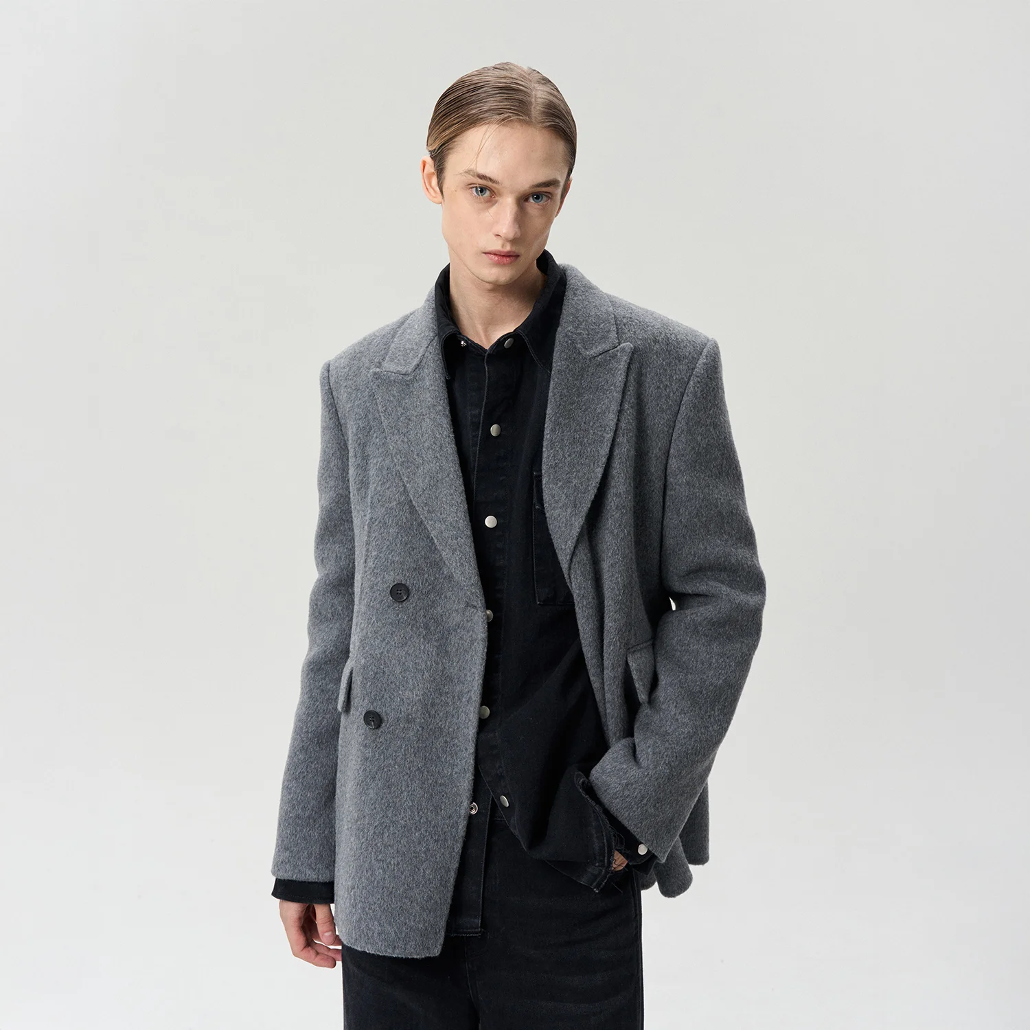 DOUBLE BREASTED WOOL JACKET