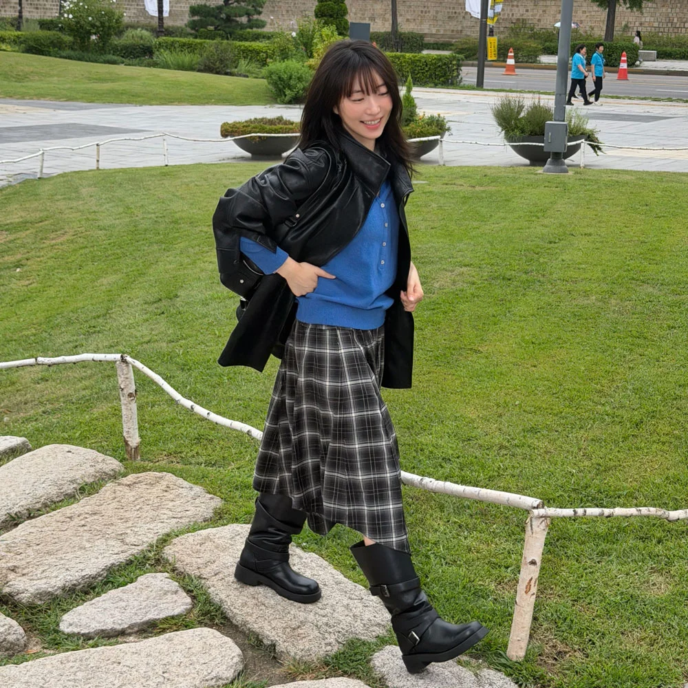 Check Unbalanced Midi Skirt in Black VW6AS983-10
