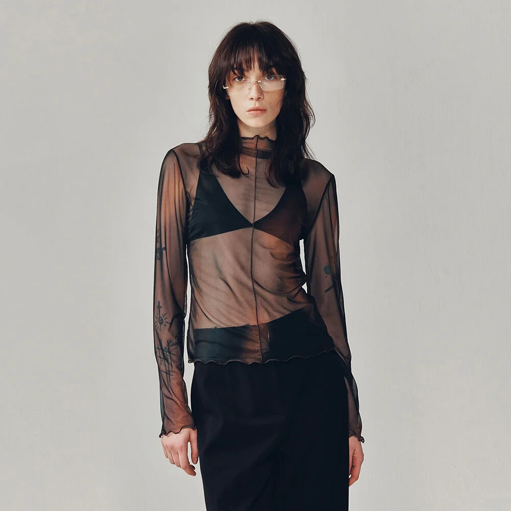 MOCK NECK PRINTTED SHEER TOP