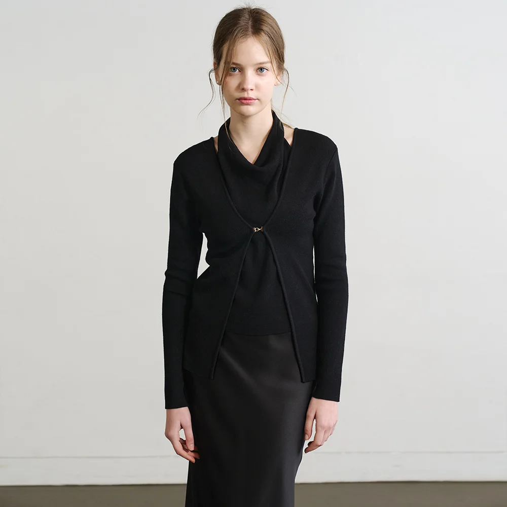 Lautre Halter Buckle Black knit