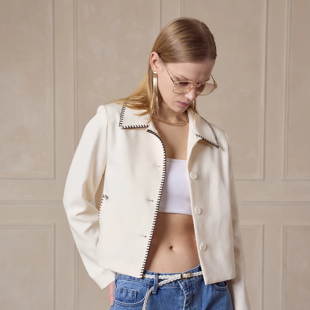 Buttonhole stitch collar jacket Cream