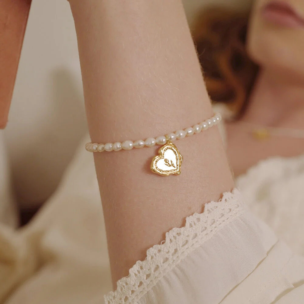 melting heart tulip pearl bracelet