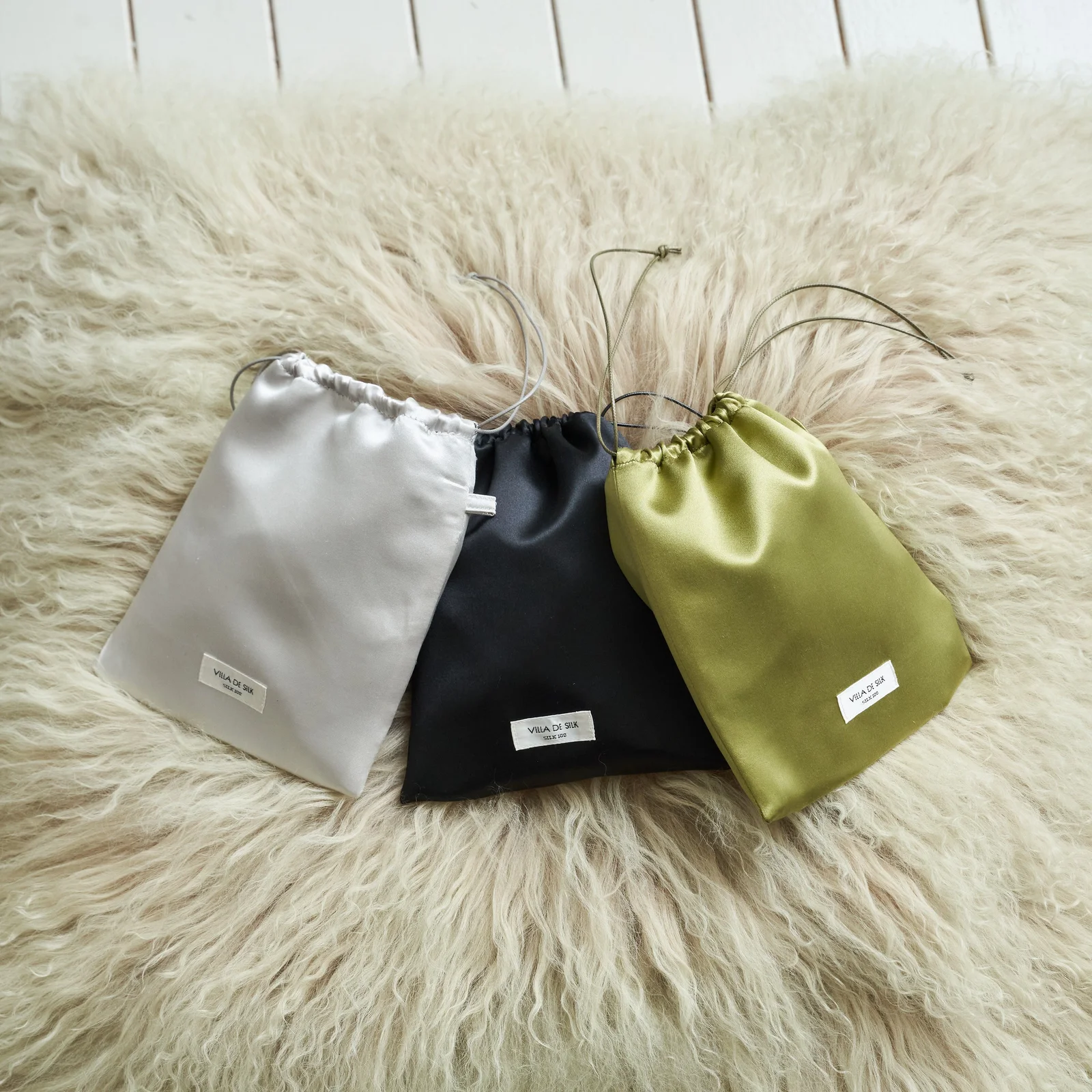 essential silk pouch (3colors)