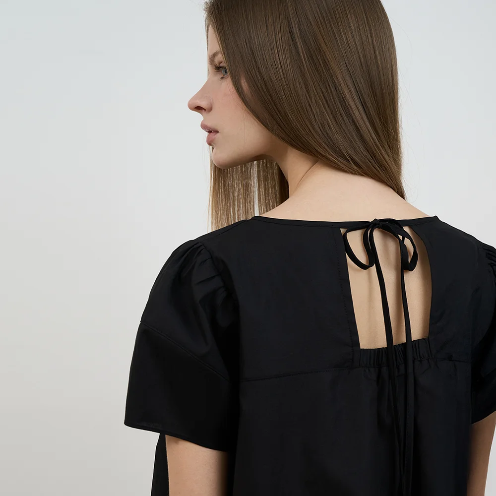 Volume Shirring Blouse