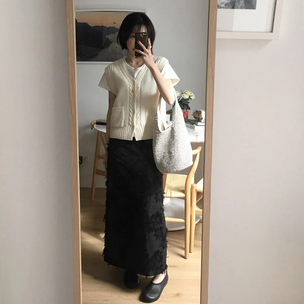 Floral Jacquard Long Skirt (Black)