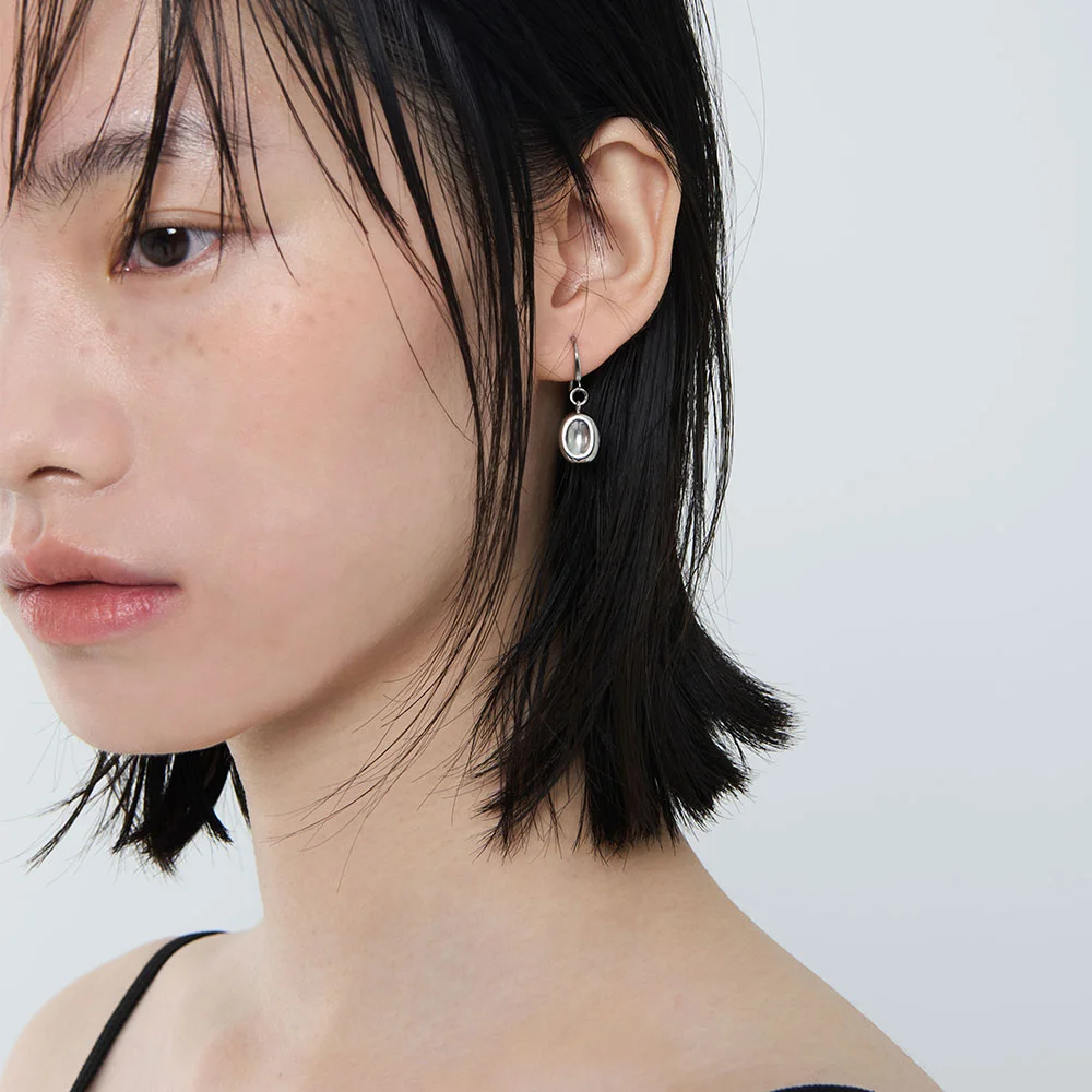 Oval Bean Curved Earring