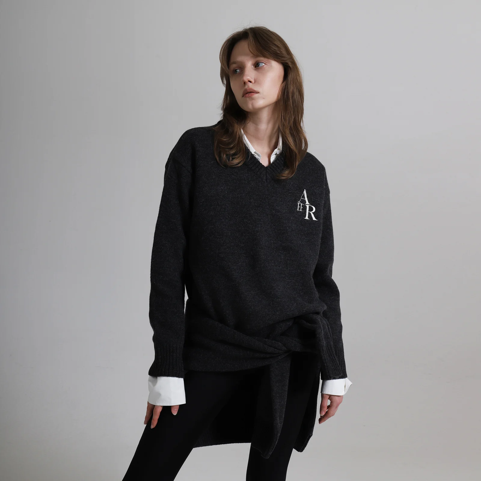 Pull Over V Logo Gray