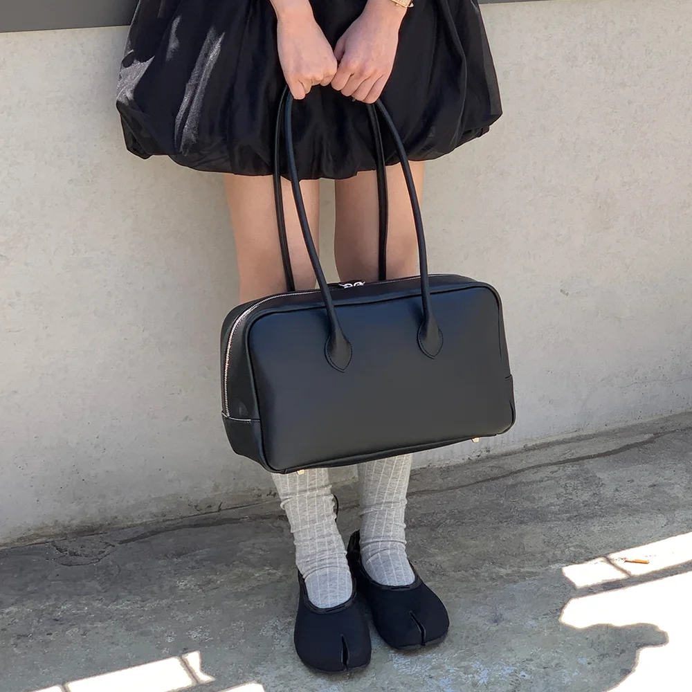 (13次入貨) Commuters Baguette Bag