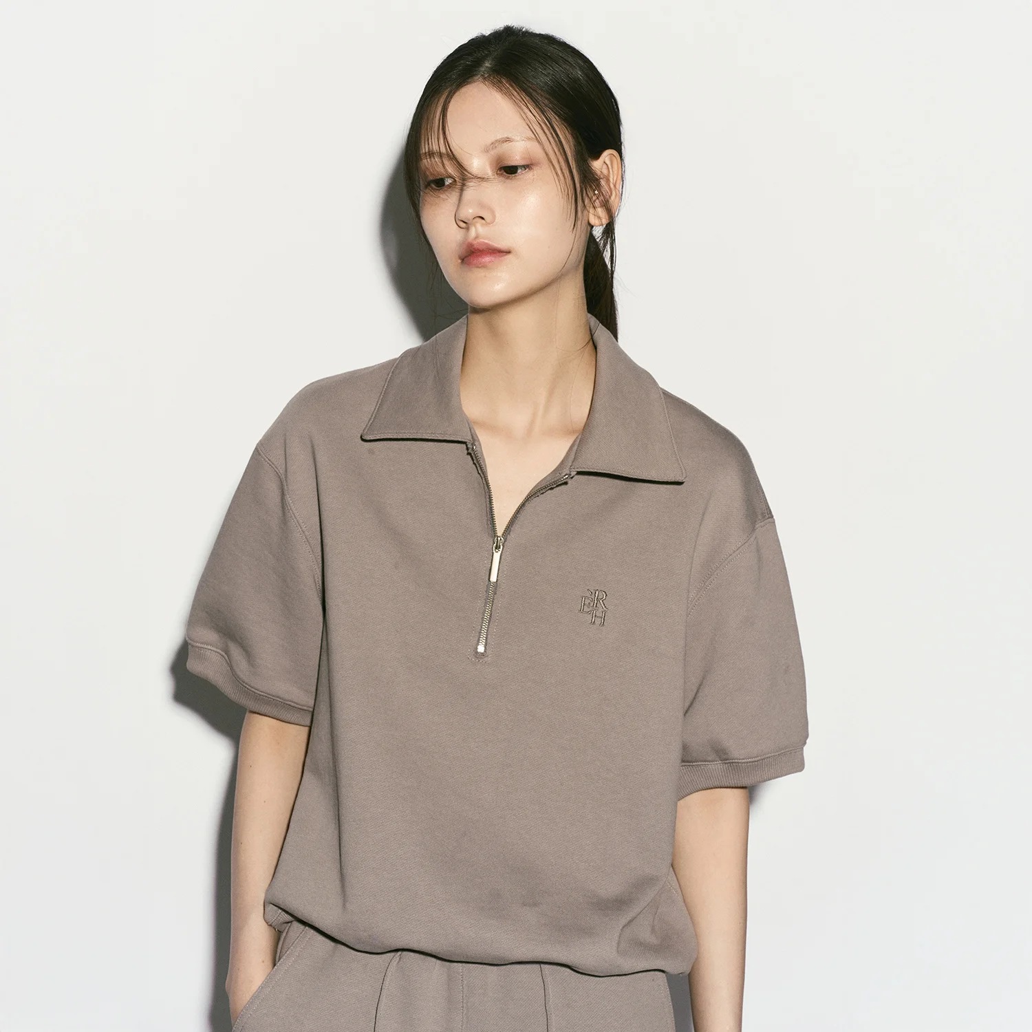 HALF ZIP SWEATSHIRT MOCHA