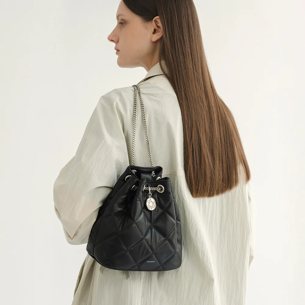 TIWI SLING SHEEPSKIN QUILT chain leather medium bag 2 color