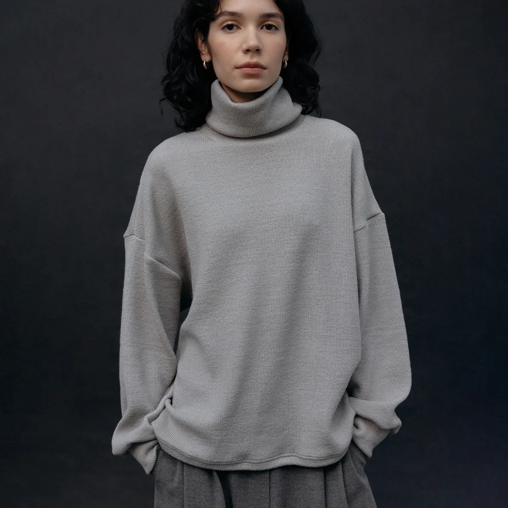 Ribbed Loose Turtle Neck T-Shirt (Light Grey)