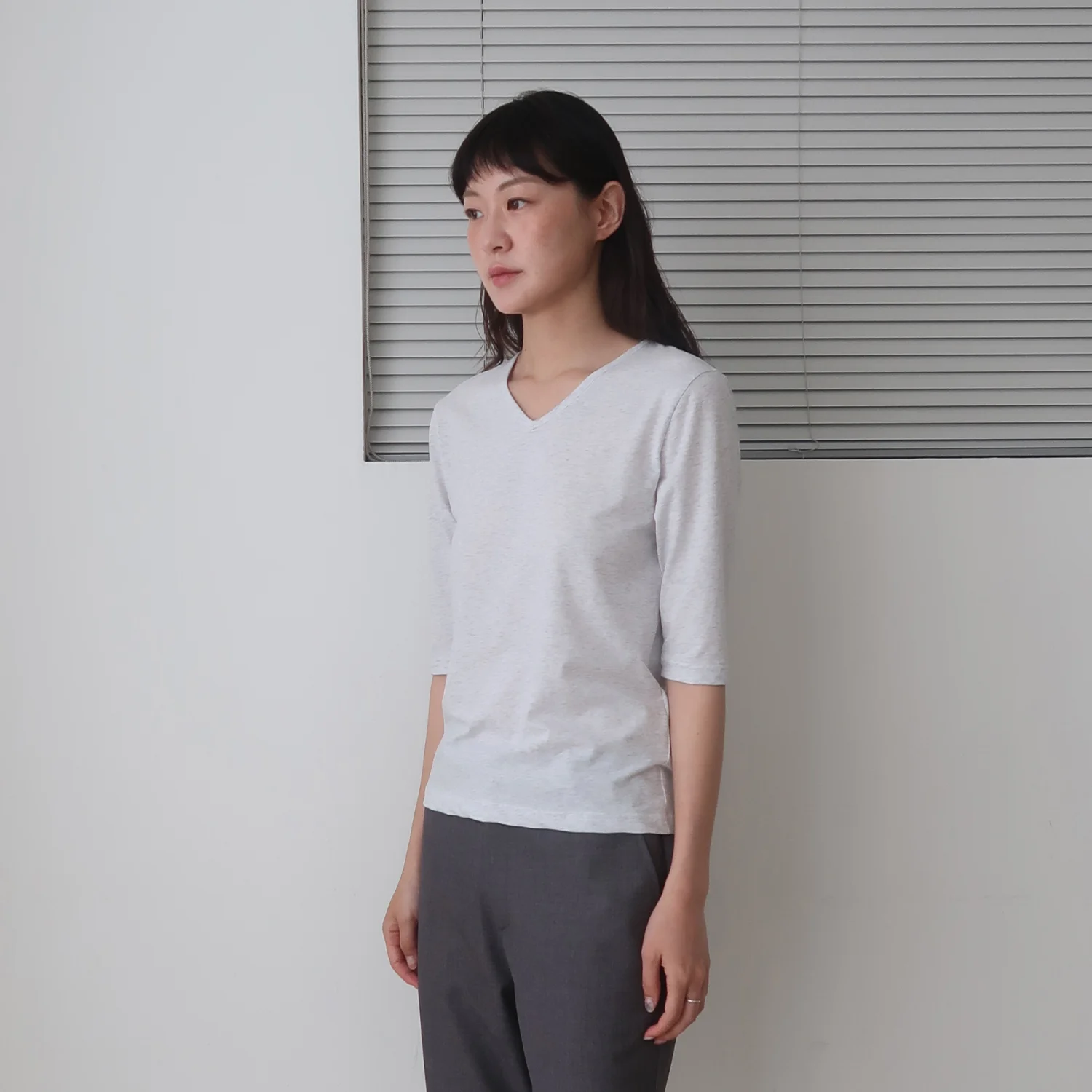 V-NECK MID SLEEVE T-SHIRT_WHITE MELANGE