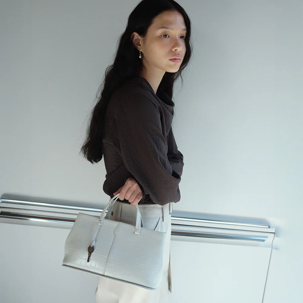 Ecla Tote Croc Ivory A005_LL