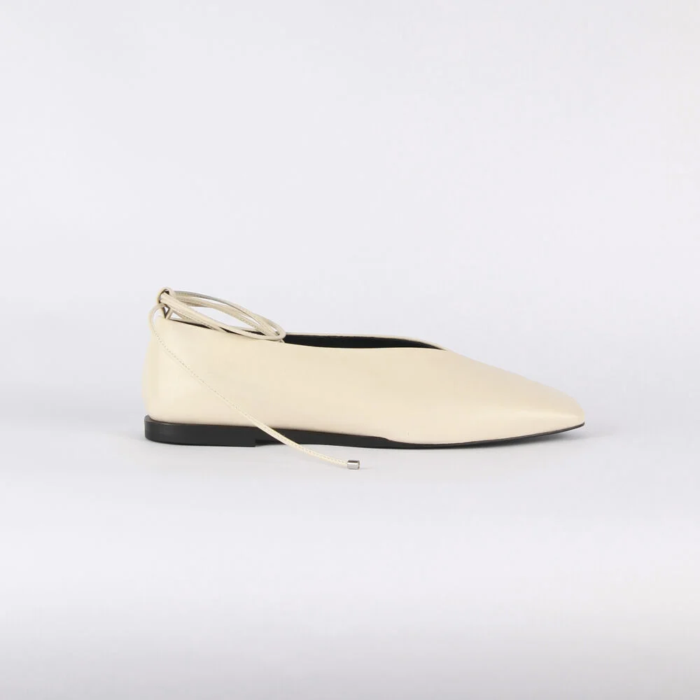 Emma Flat Leather Cream Beige