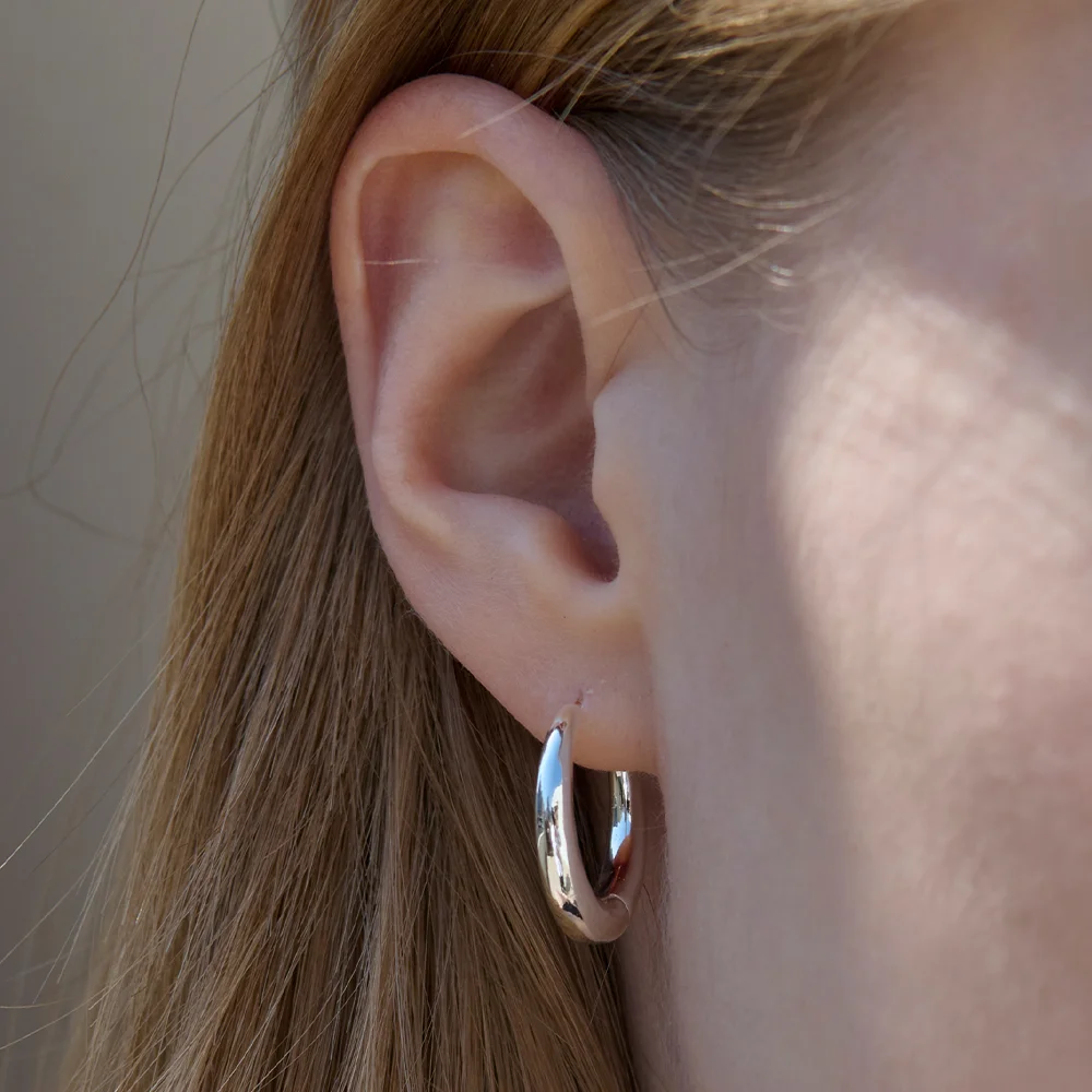 Crescent Hoop Earrings. EBS044