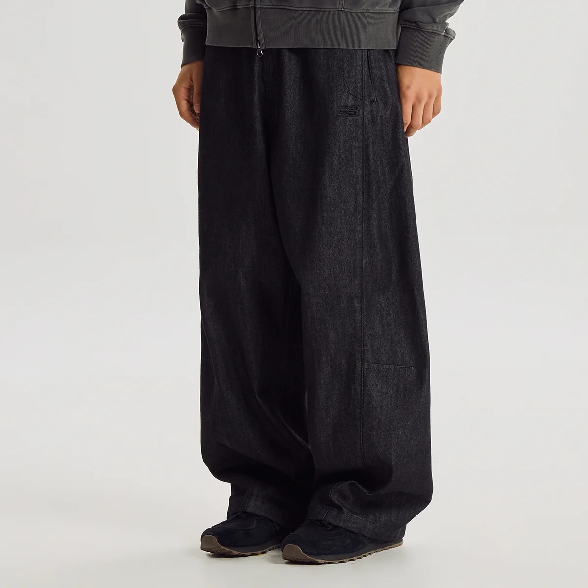 NBNTG4A013 / UNI NB 牛仔 側褶 弧形 褲子 (BLACK)