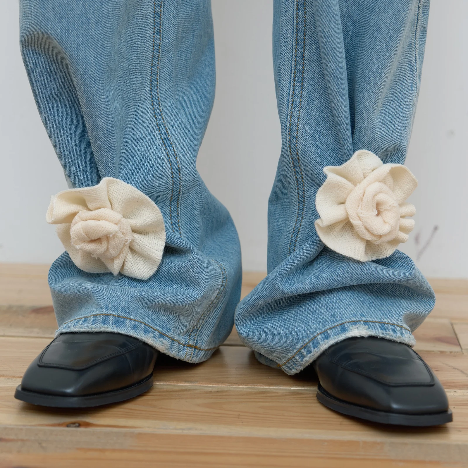 KNIT CORSAGE BROOCH_IVORY